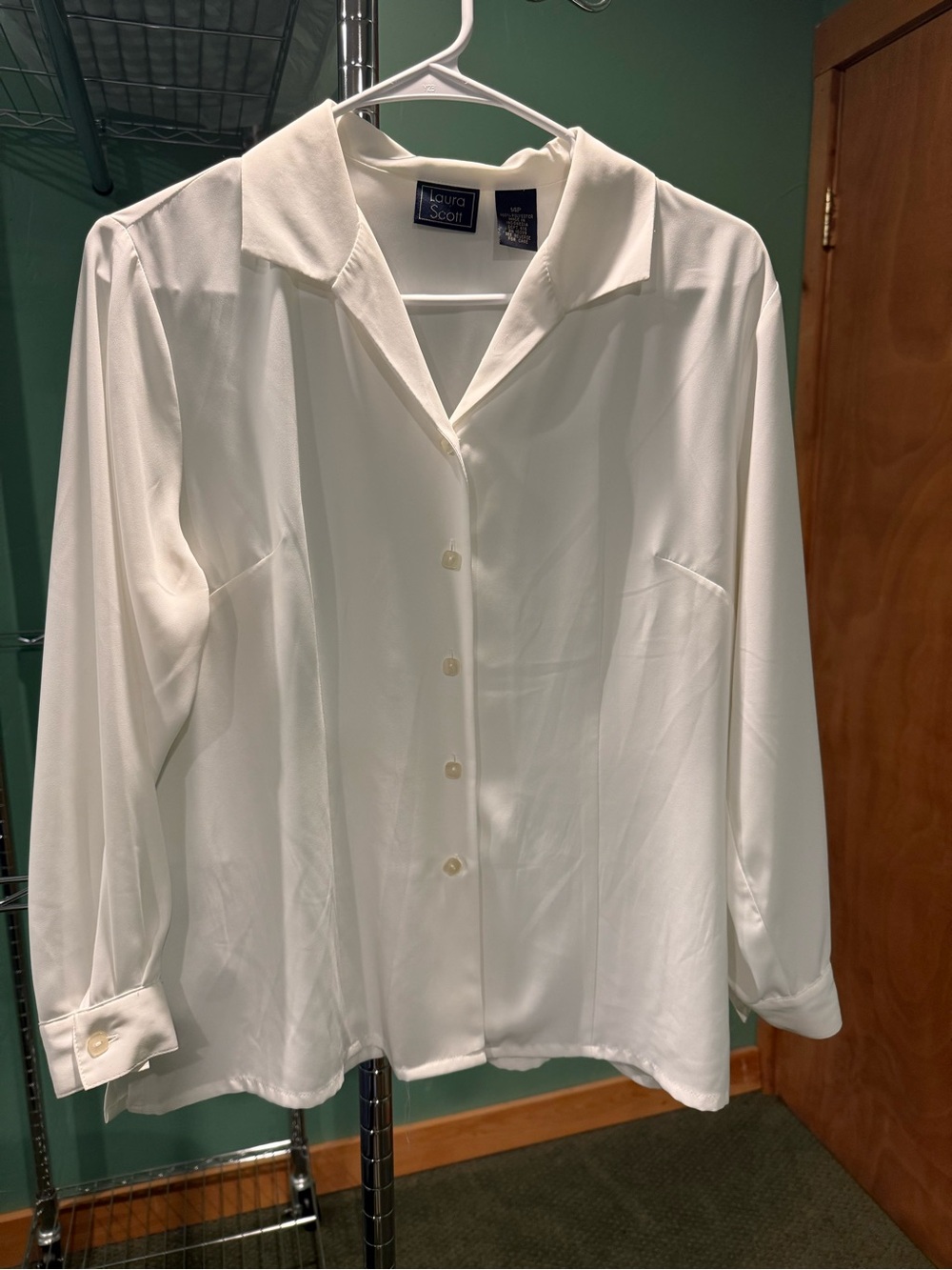 Laura Scott White Button-Up Collar Blouse